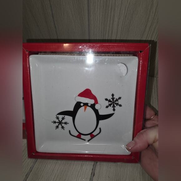 Crate & Barrel Penguin Appetizer Plates 2 Sets Of 4 NIB Holiday Christmas Desert - Picture 5 of 7